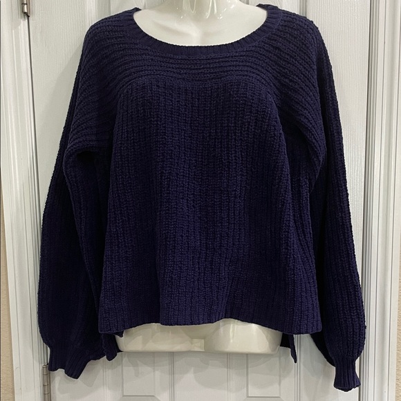 Free People Sweaters - Free People Navy Ribbed Crewneck Sweater with puffy sleeves 100% Cotton sz small